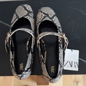 NWT Zara Snake-Print Mary Jane Flats in Black and Cream
